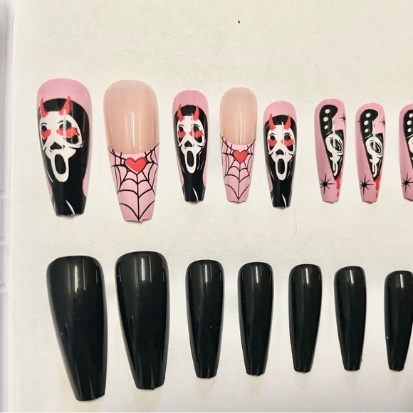 New, 22 pieces Halloween Nail Set Size M - Picture 3 of 5